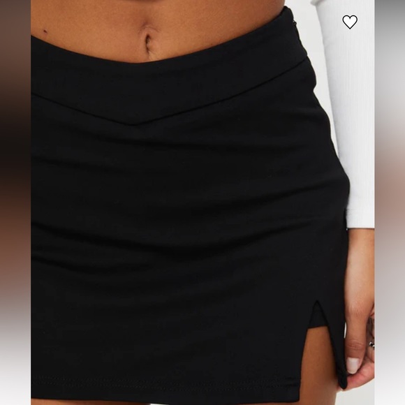 Princess Polly Ravyn Skort Deep Black HTF size 10 - Picture 2 of 9